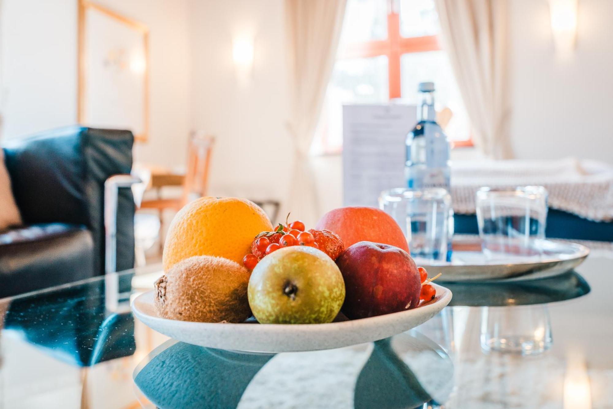 Romantik Hotel Schloss Ranzow Lohme Ngoại thất bức ảnh
