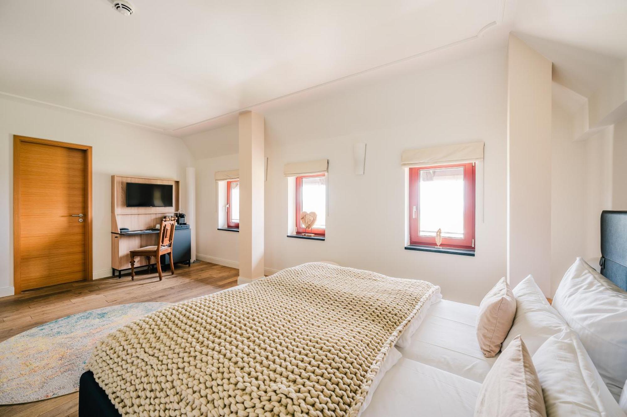 Romantik Hotel Schloss Ranzow Lohme Ngoại thất bức ảnh